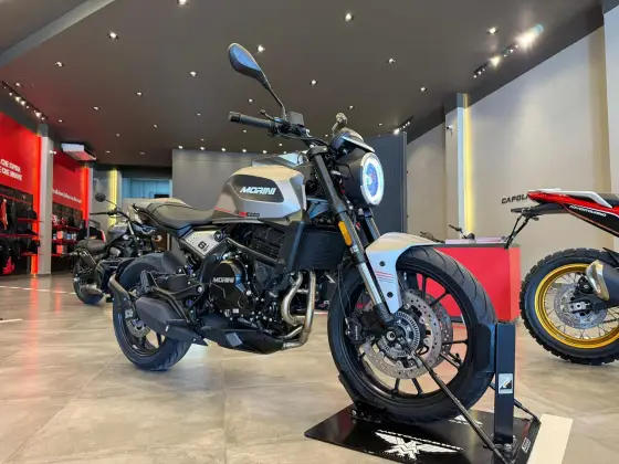 MOTO MORINI SEIEMMEZZO STREET 