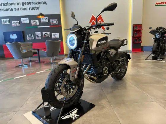 MOTO MORINI SEIEMMEZZO STREET 