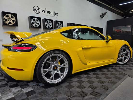 PORSCHE-718-2017