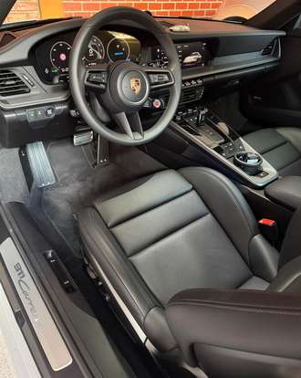 PORSCHE-911-2025