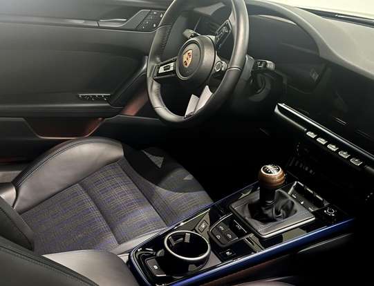 PORSCHE-911-2025