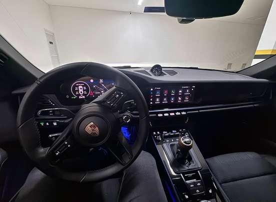 PORSCHE-911-2025