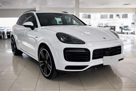 PORSCHE-CAYENNE-2023