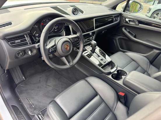 PORSCHE-MACAN-2025