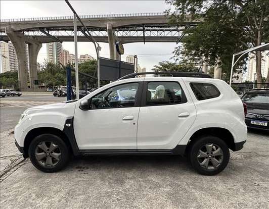 RENAULT-DUSTER-2023