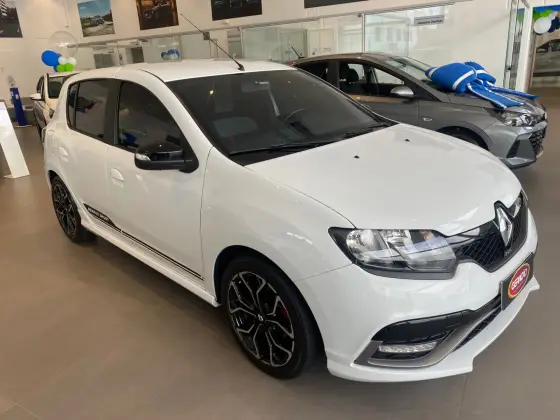 RENAULT SANDERO 2.0 16V HI-FLEX RS MANUAL RENAULT SANDERO 2.0 16V HI-FLEX RS MANUAL