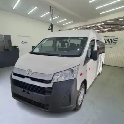 TOYOTA HIACE 2.8 D-4D TURBO DIESEL MINIBUS 15+1 DX AUTOMÁTICO