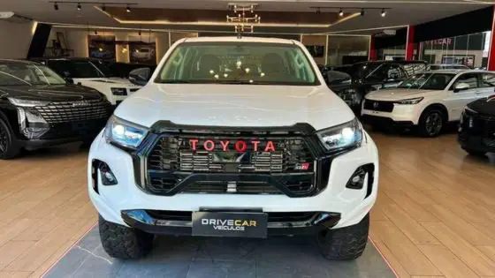 TOYOTA HILUX 2.8 D-4D TURBO DIESEL CD POWER PACK 4X4 MANUAL TOYOTA HILUX 2.8 D-4D TURBO DIESEL CD POWER PACK 4X4 MANUAL