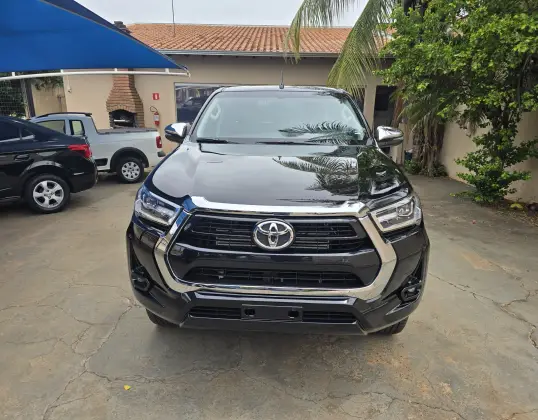 TOYOTA HILUX 2.8 D-4D TURBO DIESEL CD SRV 4X4 AUTOMÁTICO