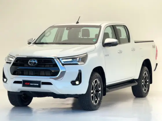 TOYOTA HILUX 2.8 D-4D TURBO DIESEL CD SRX 4X4 AUTOMÁTICO