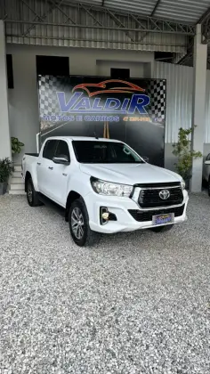 TOYOTA HILUX 2.8 SRV 4X4 CD 16V DIESEL 4P AUTOMÁTICO TOYOTA HILUX 2.8 SRV 4X4 CD 16V DIESEL 4P AUTOMÁTICO