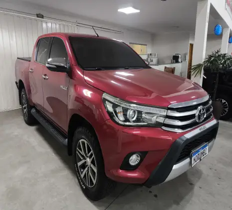 TOYOTA HILUX 2.8 SRX 4X4 CD 16V DIESEL 4P AUTOMÁTICO TOYOTA HILUX 2.8 SRX 4X4 CD 16V DIESEL 4P AUTOMÁTICO
