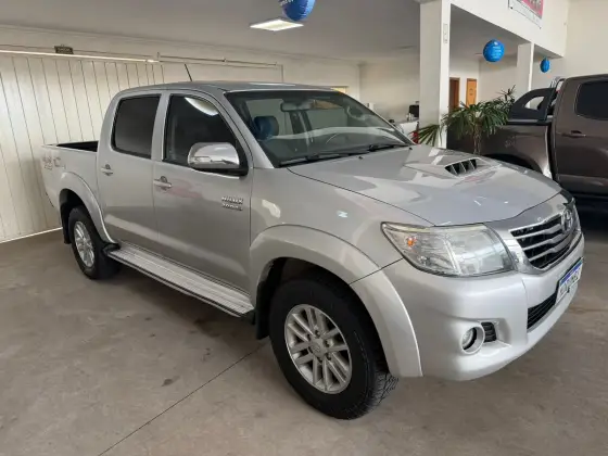 TOYOTA HILUX 3.0 SRV 4X4 CD 16V TURBO INTERCOOLER DIESEL 4P AUTOMÁTICO