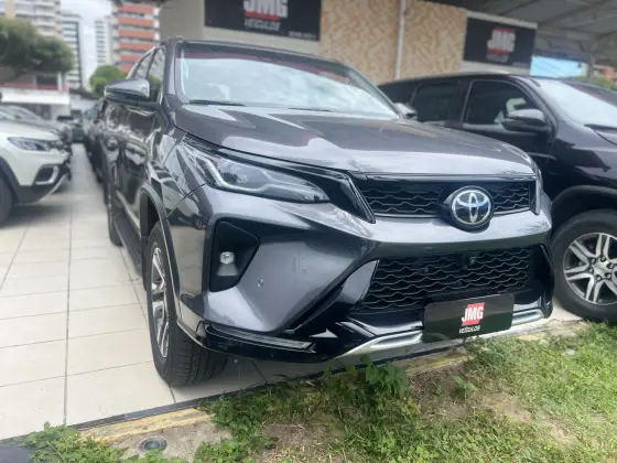 TOYOTA HILUX SW4 2.8 D-4D TURBO DIESEL SRX PLATINUM 4X4 AUTOMÁTICO