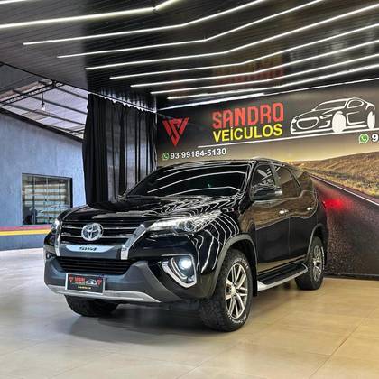 TOYOTA HILUX SW4 2.8 SRX 4X4 7 LUGARES 16V TURBO INTERCOOLER DIESEL 4P AUTOMÁTICO