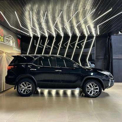 TOYOTA-HILUX SW4-2019