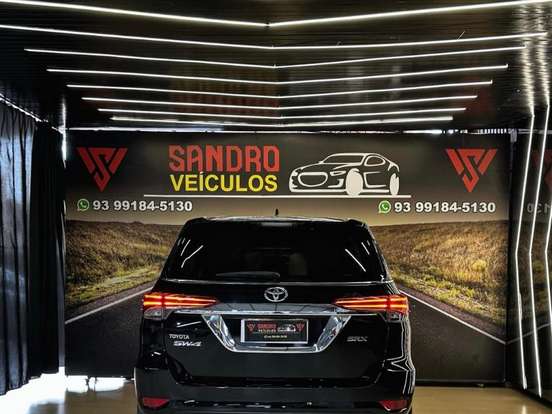 TOYOTA-HILUX SW4-2.8 SRX 4X4 7 LUGARES 16V TURBO INTERCOOLER DIESEL 4P AUTOMÁTICO TOYOTA-HILUX SW4-2019
