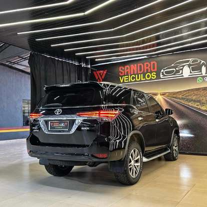 TOYOTA-HILUX SW4-2019