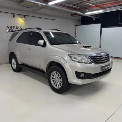 TOYOTA HILUX SW4 3.0 SRV 4X4 16V TURBO INTERCOOLER DIESEL 4P AUTOMÁTICO