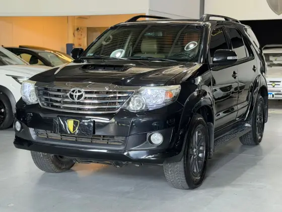 TOYOTA HILUX SW4 3.0 SRV 4X4 16V TURBO INTERCOOLER DIESEL 4P AUTOMÁTICO