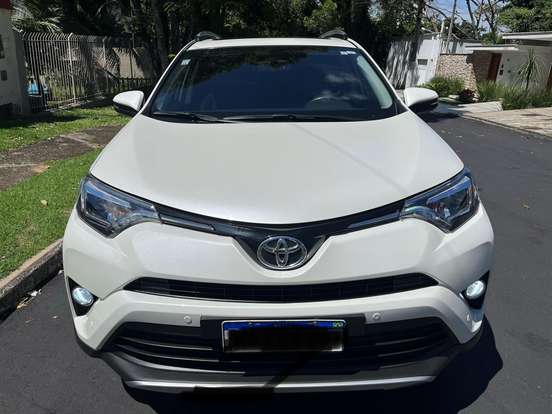 TOYOTA-RAV4-2017