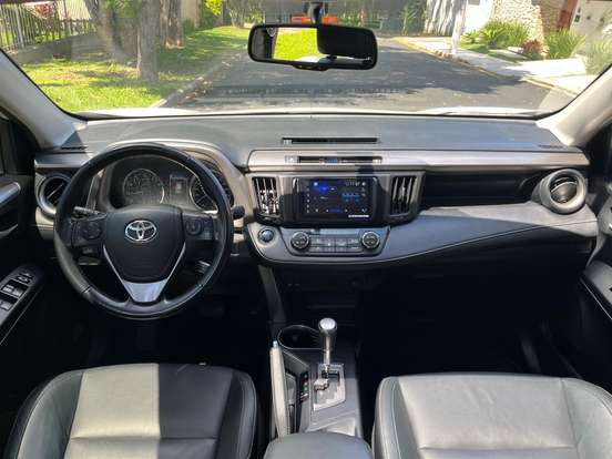 TOYOTA-RAV4-2017