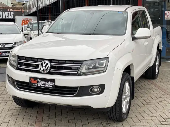 VOLKSWAGEN AMAROK 2.0 HIGHLINE ULTIMATE 4X4 CD 16V TURBO INTERCOOLER DIESEL 4P AUTOMÁTICO VOLKSWAGEN AMAROK 2.0 HIGHLINE ULTIMATE 4X4 CD 16V TURBO INTERCOOLER DIESEL 4P AUTOMÁTICO
