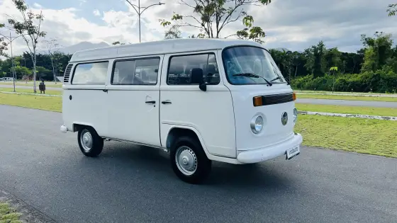 VOLKSWAGEN KOMBI 1.6 MI STD 8V GASOLINA 3P MANUAL