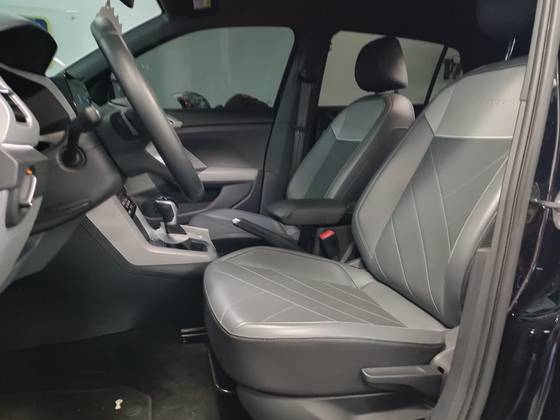 /en/city/cate-car-used-car/volkswagen-t-cross-2025-1-0-200-tsi-total-flex-comfortline-automatic-48189949407724544/-7