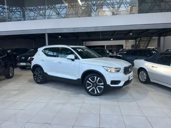 VOLVO XC40 1.5 T5 RECHARGE MOMENTUM GEARTRONIC