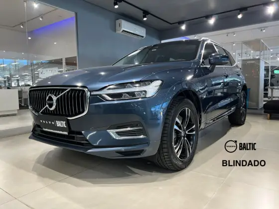 VOLVO XC60 2.0 T8 HYBRID MOMENTUM AWD GEARTRONIC