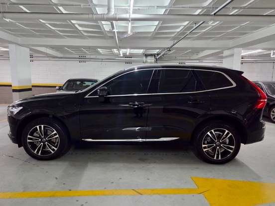 VOLVO-XC60-2021
