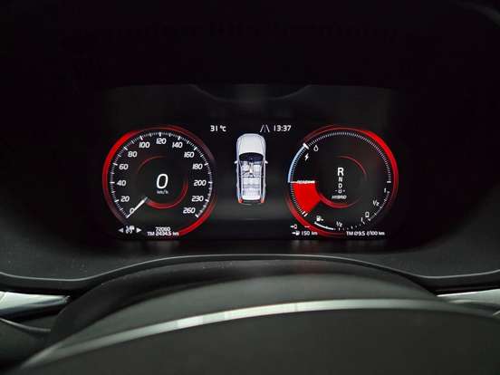 VOLVO-XC60-2021