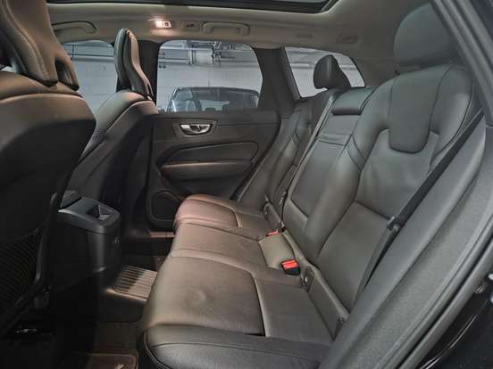 VOLVO-XC60-2021