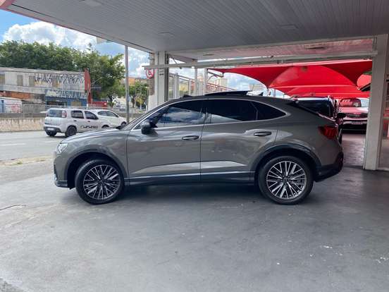 AUDI-Q3-2023