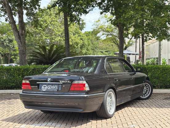 BMW-750i-1998