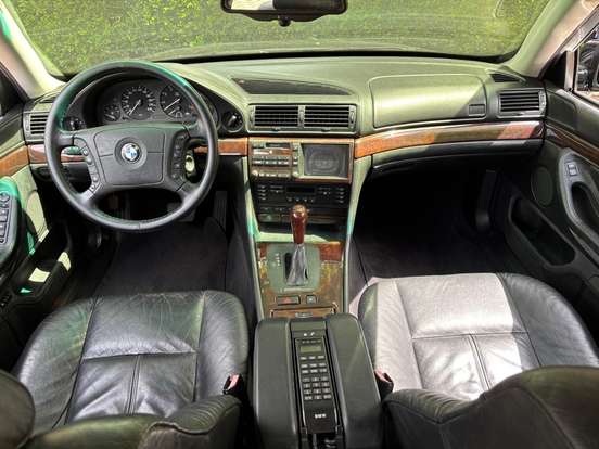BMW-750i-5.4 HIGHLINE V12 24V GASOLINA 4P AUTOMÁTICO BMW-750i-1998