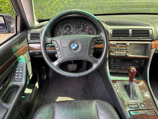 BMW-750i-5.4 HIGHLINE V12 24V GASOLINA 4P AUTOMÁTICO BMW-750i-1998