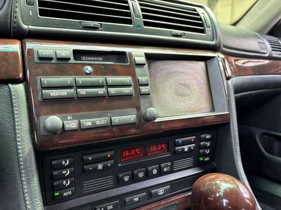 BMW-750i-5.4 HIGHLINE V12 24V GASOLINA 4P AUTOMÁTICO BMW-750i-1998