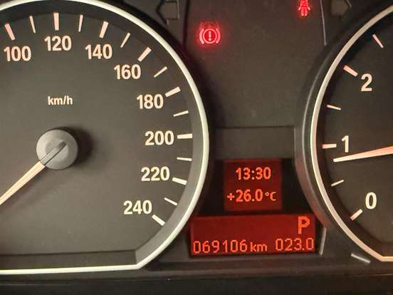 BMW-118i-2.0 UE71 16V GASOLINA 4P AUTOMÁTICO BMW-118i-2010