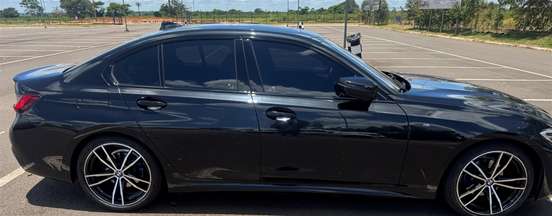 BMW-320i-2022