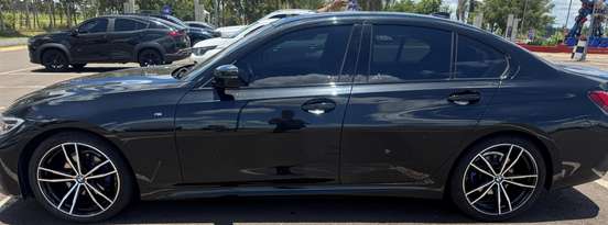 BMW-320i-2022