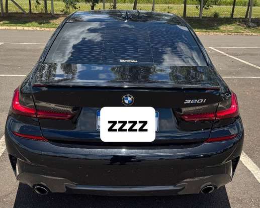 BMW-320i-2022