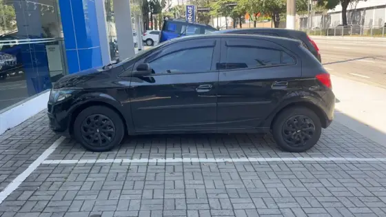 CHEVROLET ONIX 1.4 MPFI LT 8V FLEX 4P MANUAL CHEVROLET ONIX 1.4 MPFI LT 8V FLEX 4P MANUAL