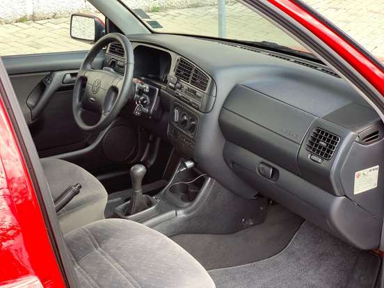 VOLKSWAGEN-GOLF-1997