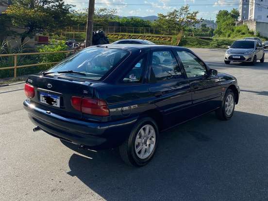 FORD-ESCORT-1.8 I GL 16V GASOLINA 4P MANUAL FORD-ESCORT-1999