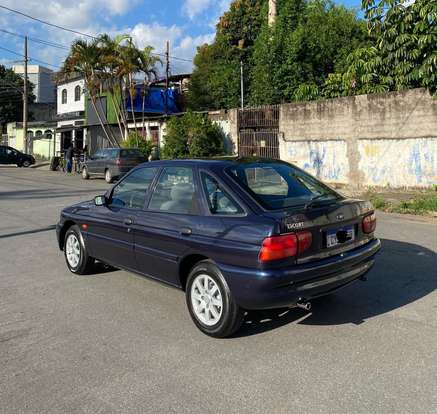 FORD-ESCORT-1999