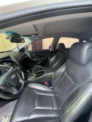 HYUNDAI-AZERA-3.0 MPFI GLS V6 24V GASOLINA 4P AUTOMÁTICO HYUNDAI-AZERA-2012