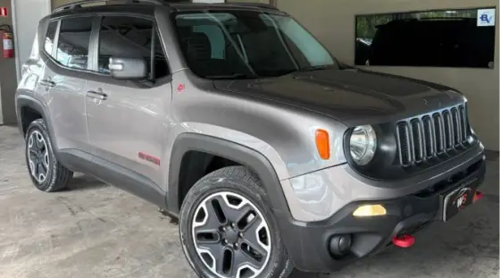 JEEP RENEGADE 2.0 16V TURBO DIESEL TRAILHAWK 4P 4X4 AUTOMÁTICO
