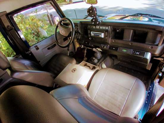 LAND ROVER-DEFENDER-2004